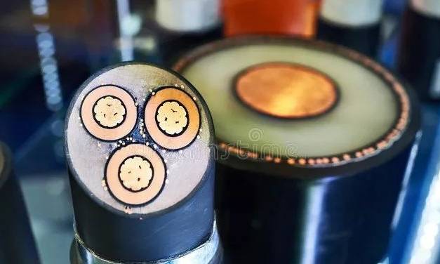 解析電力領域高壓電纜型號差異:YJV22-8.7/10kV與YJV22-8.7/15kV的專業對比與選擇指南